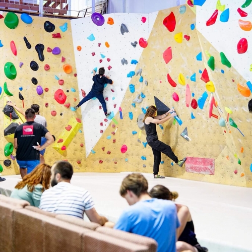 PRIVÁT MÁSZÓKALAND AZ ADRENALIN CLIMBING GYMBEN – CSOPORTOKNAK