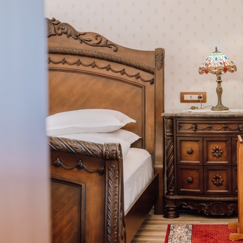 O CĂLĂTORIE ÎN TIMP, ÎNTRE ZIDURILE UNUI CONAC ISTORIC