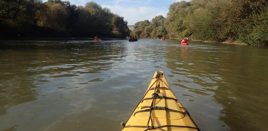 AVENTURĂ DE CAIAC-CANOE PE MEANDRELE MUREȘULUI