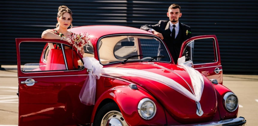 ÎNCHIRIERE VW BEETLE DE EPOCĂ PENTRU SESIUNE FOTO (DE NUNTĂ)