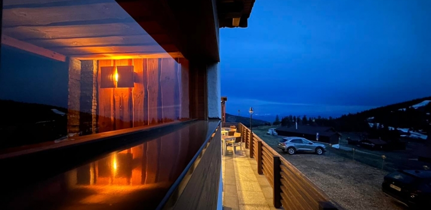 PANORÁMA, WELLNESS, ROMANTIKA – KETTESBEN A MADARASI GYOPÁRBAN