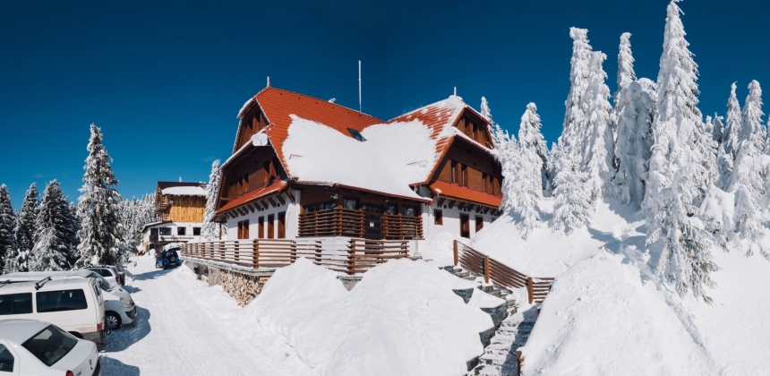 LINIȘTE, PANORAMĂ ȘI CONFORT – VACANȚĂ IDEALĂ LA MUNTE