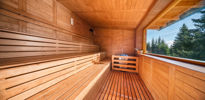 CSALÁDI ÉS BARÁTI FELTÖLTŐDÉS – WELLNESS & SPA A HARGITÁN