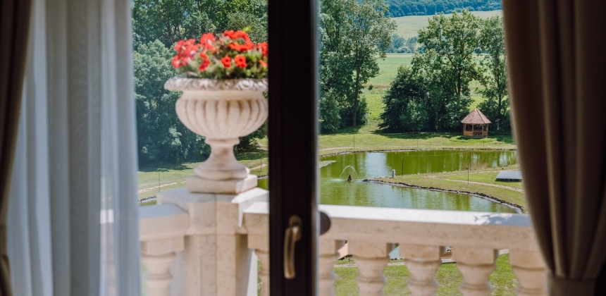 DOAR VOI DOI – O ESCAPADĂ ROMANTICĂ LA CONAC